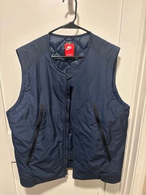 Nike Men’s Dark Navy Quilted Vest